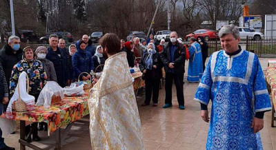 Освящение пасхальных куличей и всякой снеди