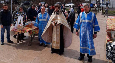 Освящение пасхальных куличей и всякой снеди